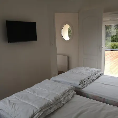 Nyaraló Contre Vents Et Marees *