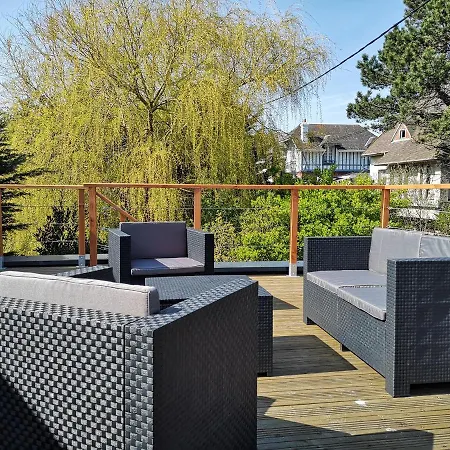 Contre Vents Et Marees *